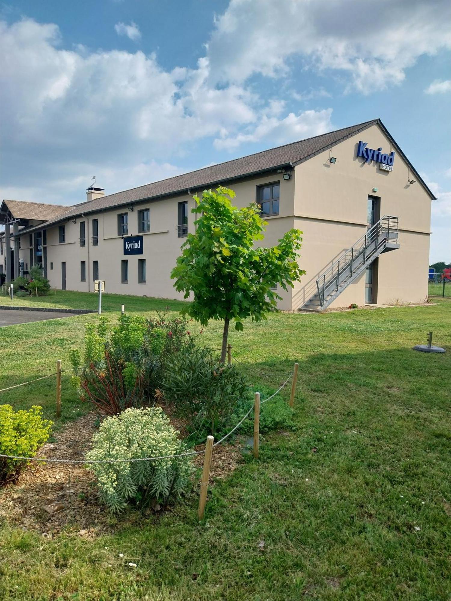 Kyriad Hotel Ла-Флеш Экстерьер фото