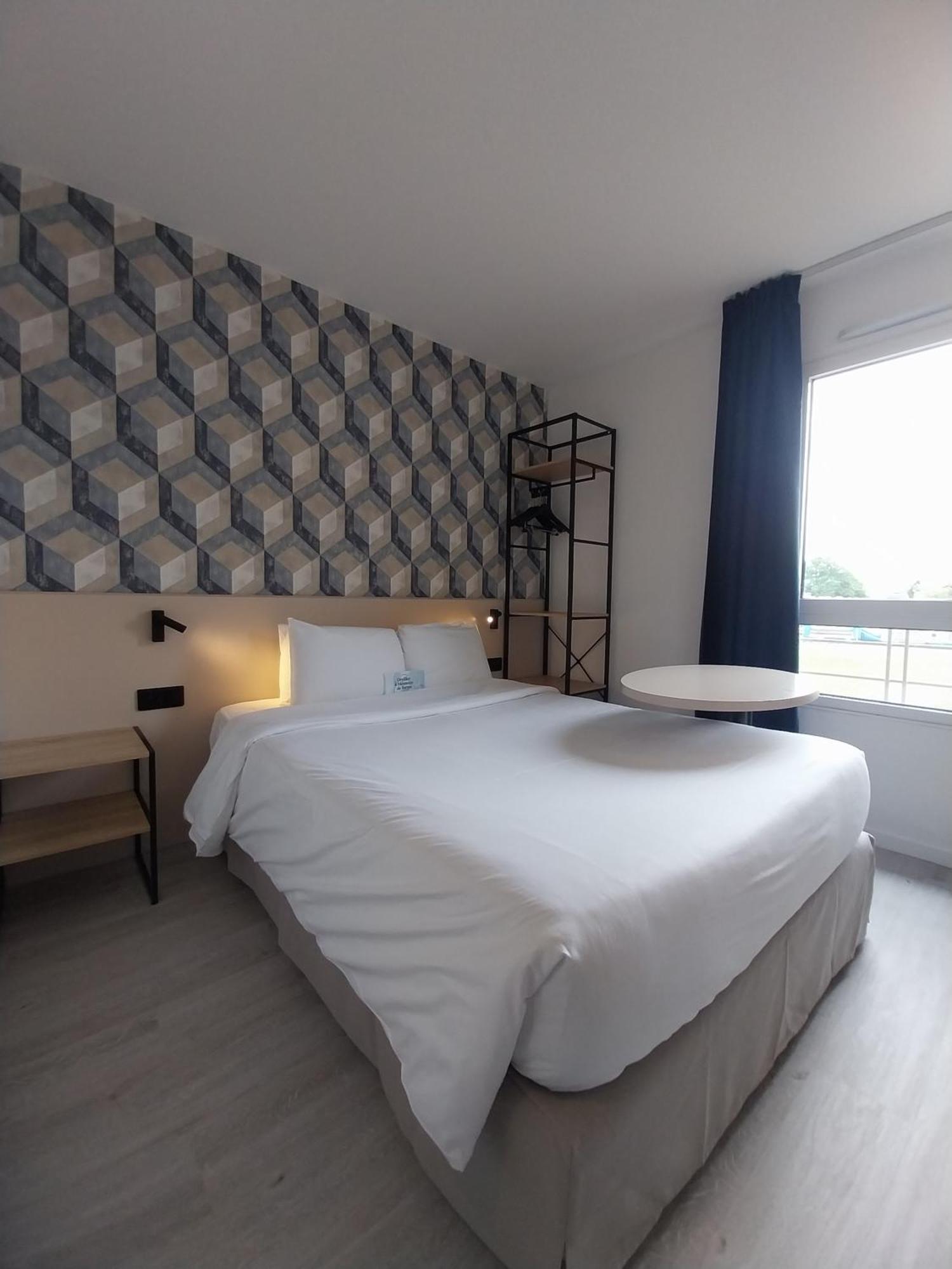 Kyriad Hotel Ла-Флеш Экстерьер фото