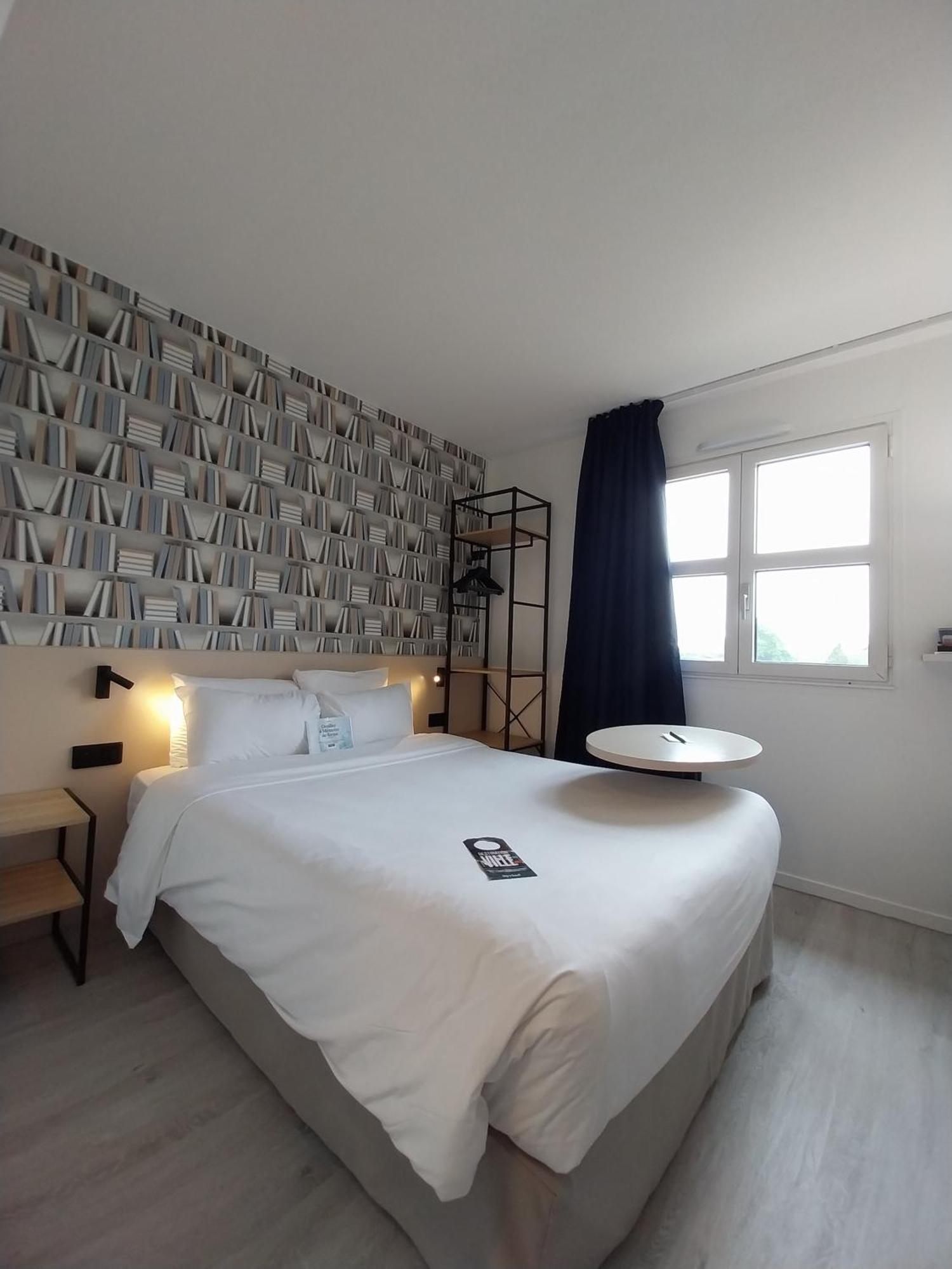 Kyriad Hotel Ла-Флеш Экстерьер фото