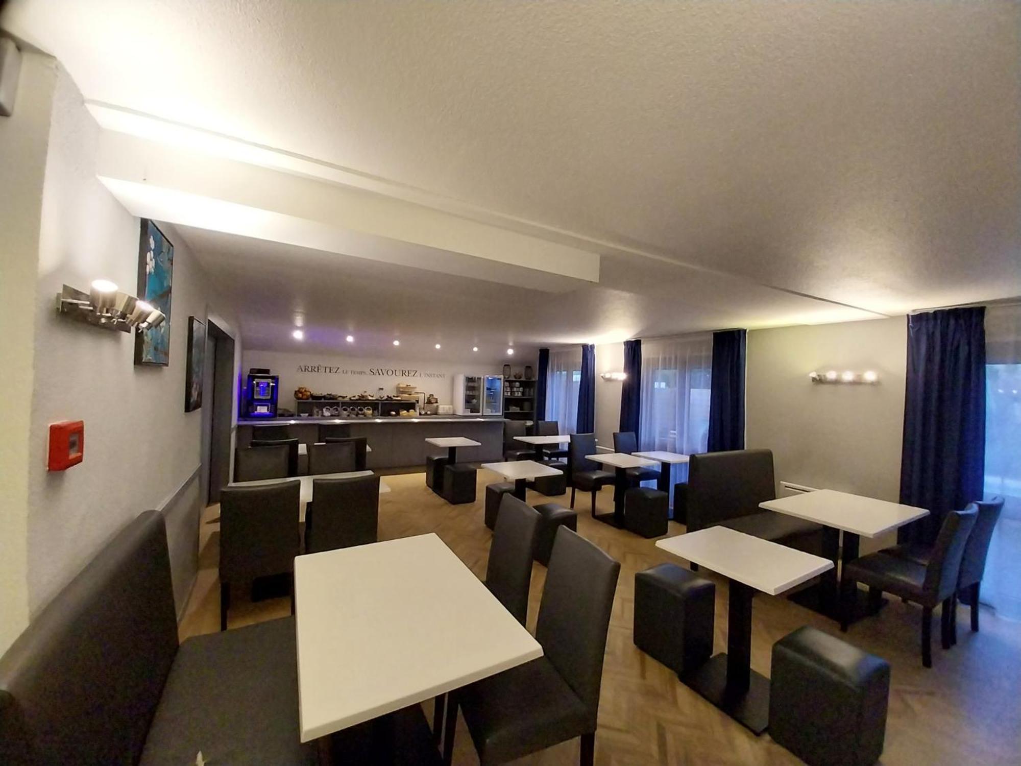 Kyriad Hotel Ла-Флеш Экстерьер фото