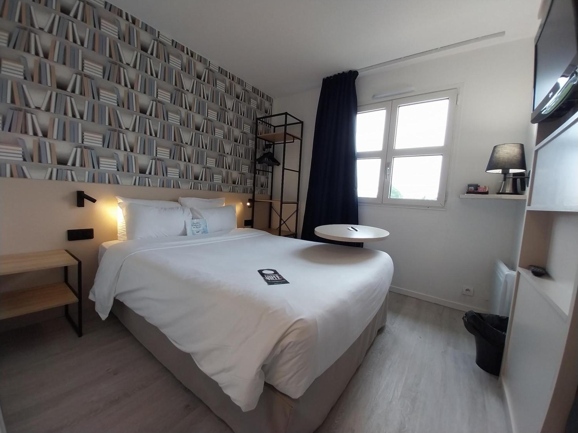 Kyriad Hotel Ла-Флеш Экстерьер фото