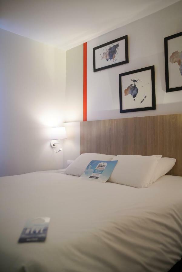 Kyriad Hotel Ла-Флеш Экстерьер фото